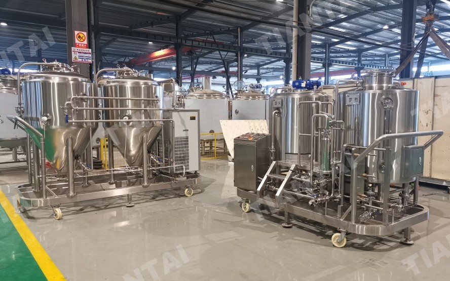 300L Portable beer brewhouse and fermenters 